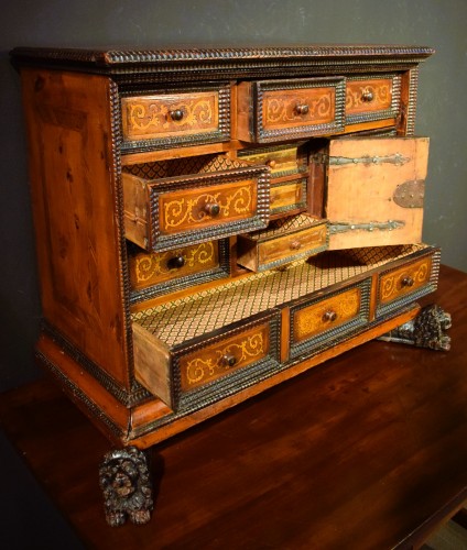 Antiquités - Inlaid coin cabinet, City of Verona 2nd half of the 16th century